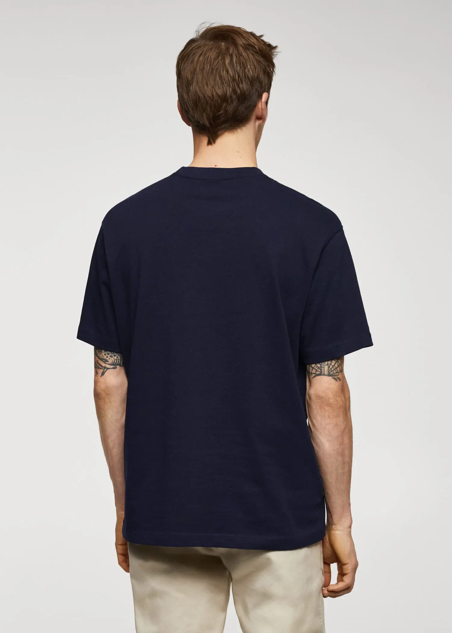 Mango T-shirt básica de 100% algodão relaxed fit. 3