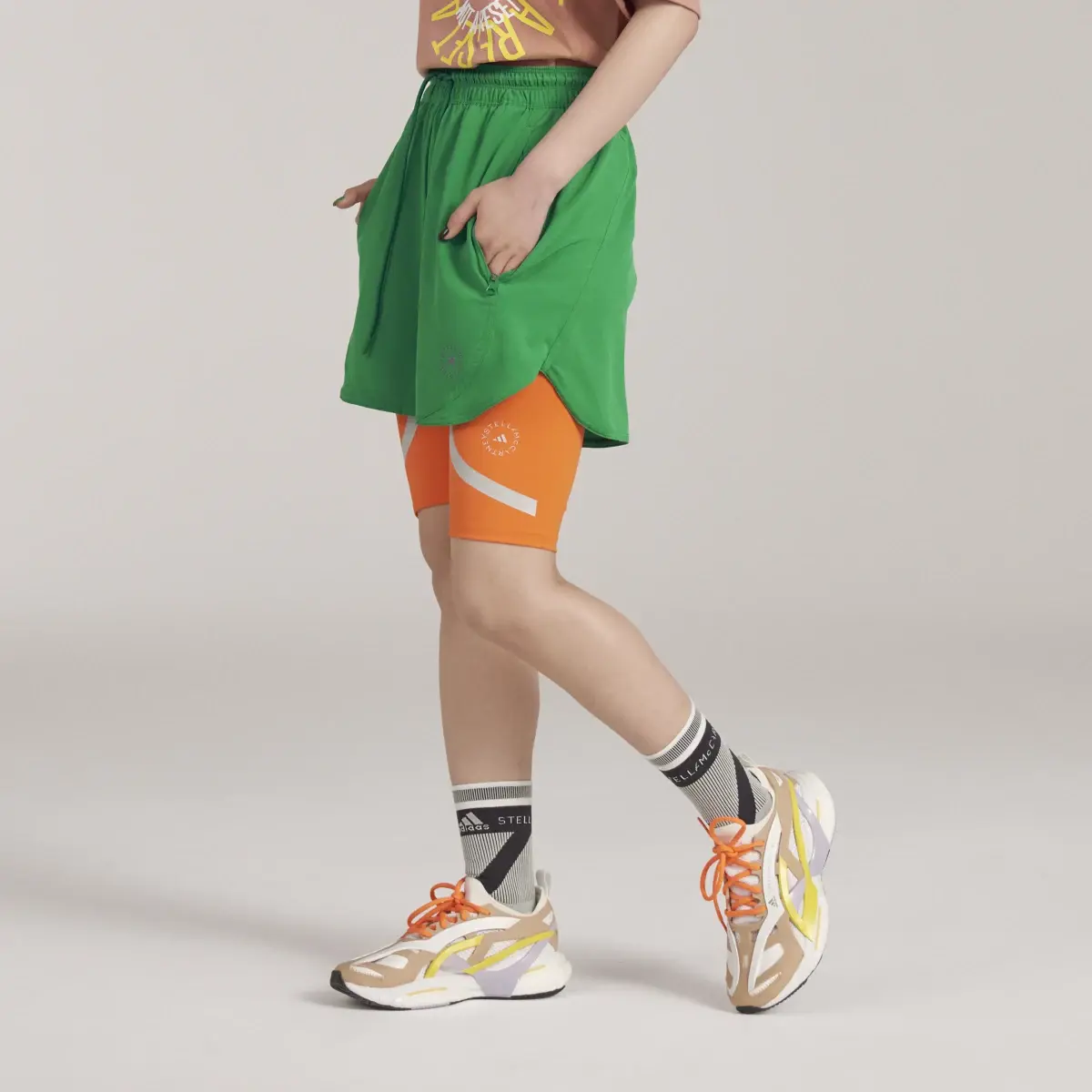 Adidas Short de training adidas by Stella McCartney TruePurpose. 2