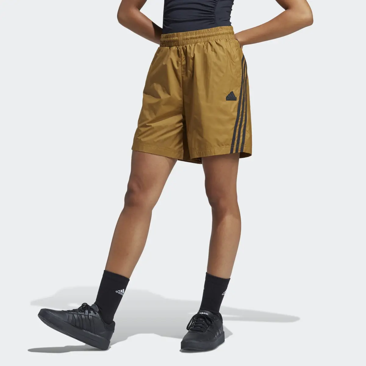 Adidas Short en Future Icons. 1