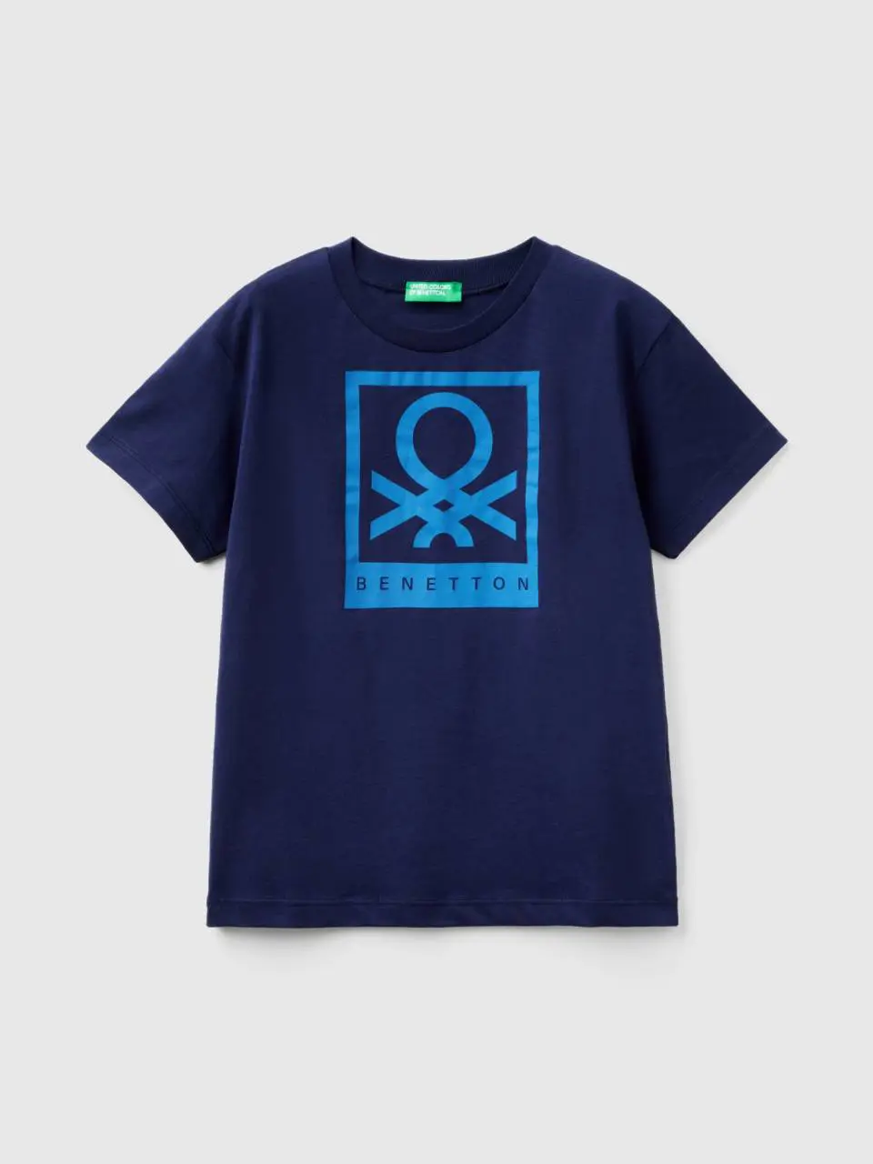 Benetton 100% cotton t-shirt with logo. 1