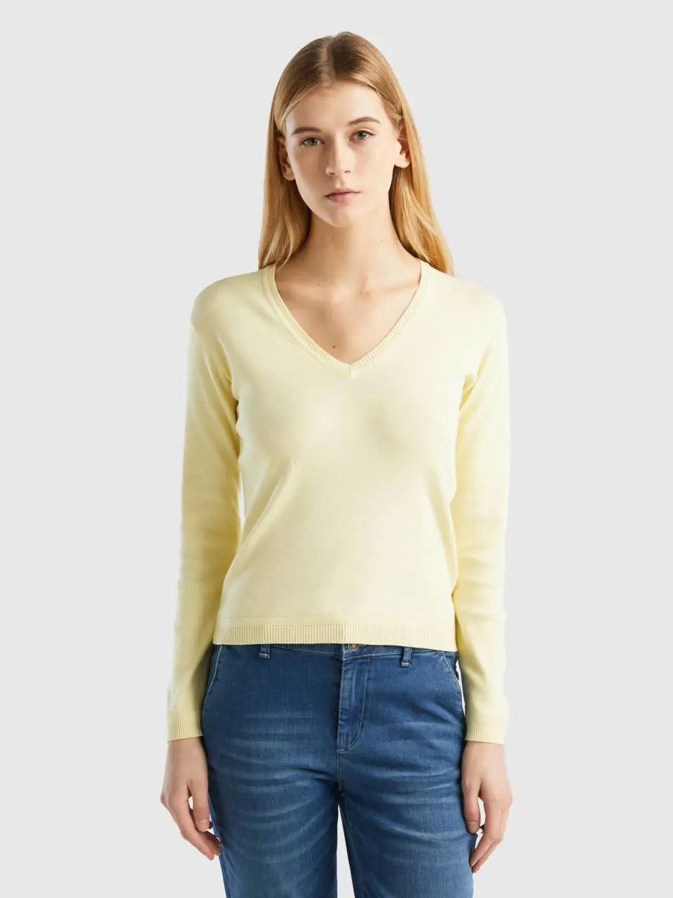 Benetton v-neck sweater in pure cotton. 1