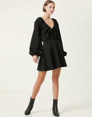 Siyah V Yaka Büzgülü Mini Elbise