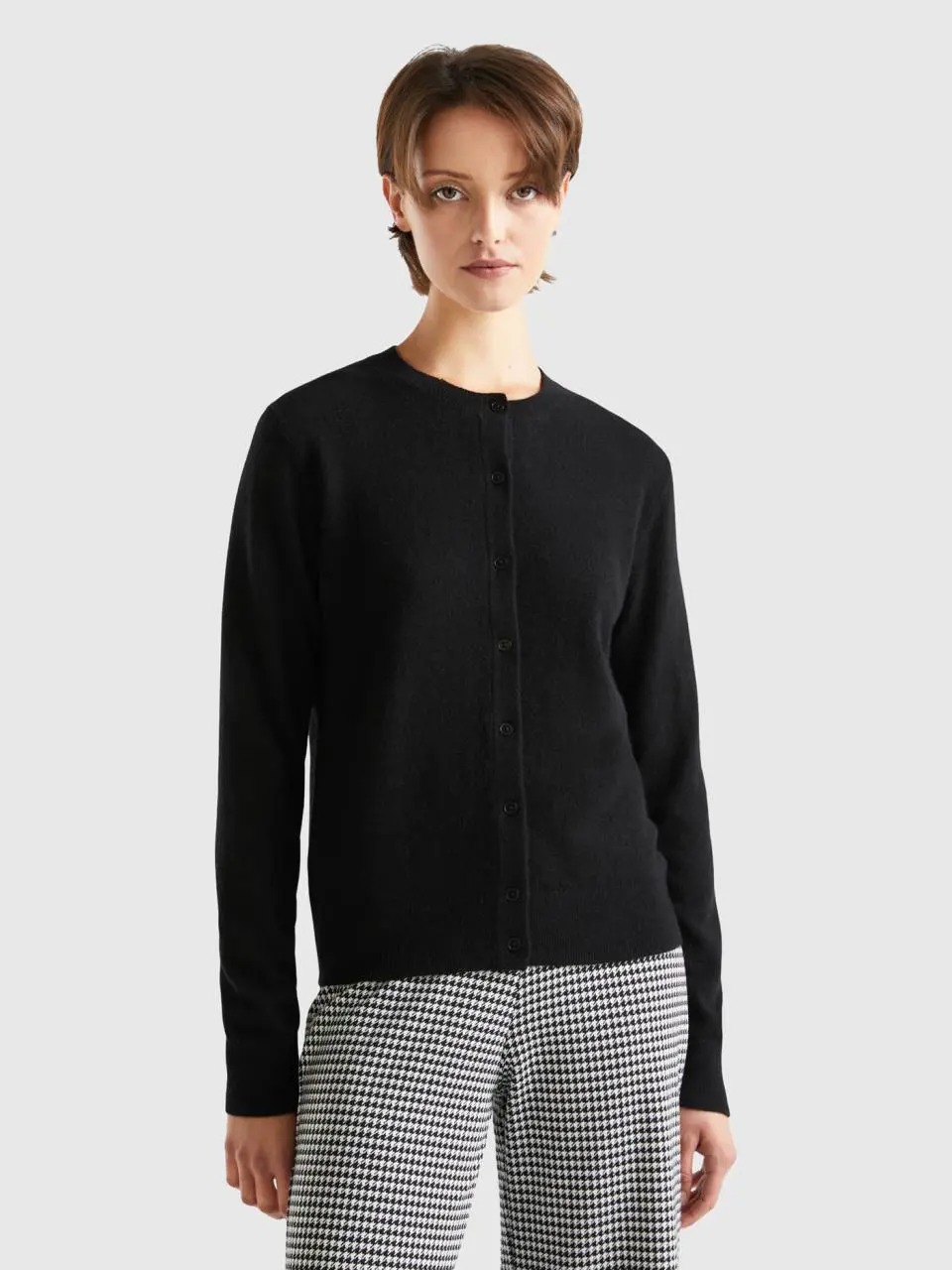 Benetton black cardigan in pure cashmere. 1