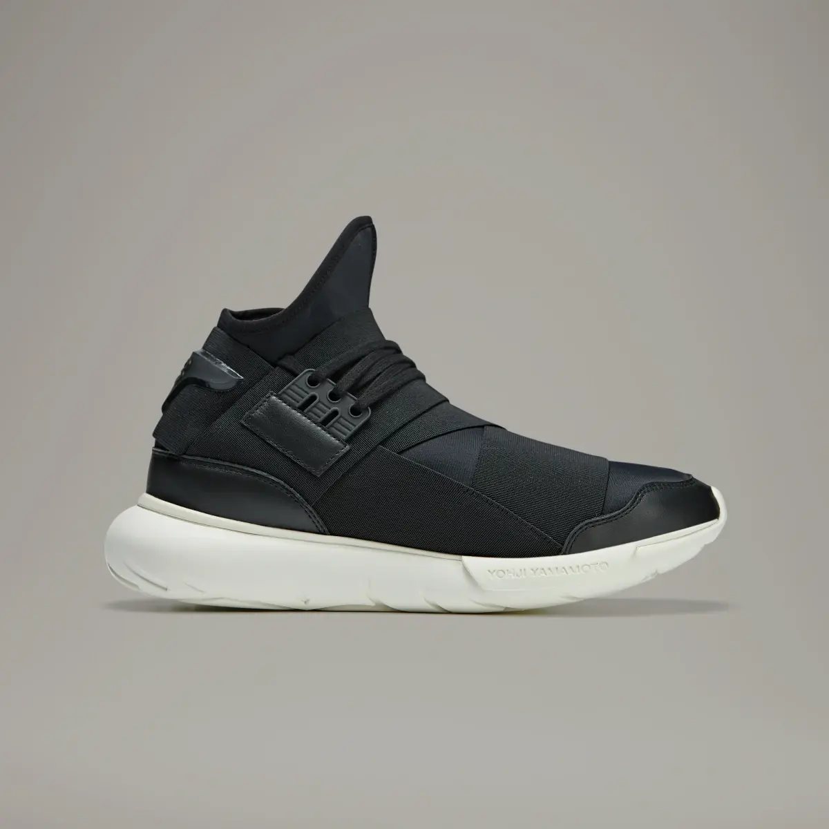 Adidas Qasa Y-3. 2