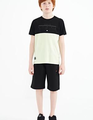 Açık Yeşil Yazı Baskılı Renk Bloklu Standart Kalıp O Yaka Erkek Çocuk T-Shirt - 11134