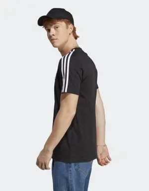 Adidas T-shirt em Jersey Simples 3-Stripes Essentials. 3 Adidas T-shirt em Jersey Simples 3-Stripes Essentials. 3