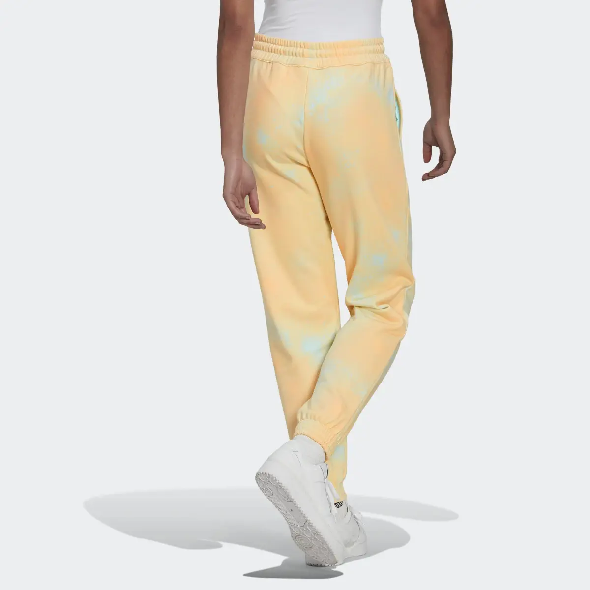 Adidas Pants Deportivos Allover Print Cuffed. 3