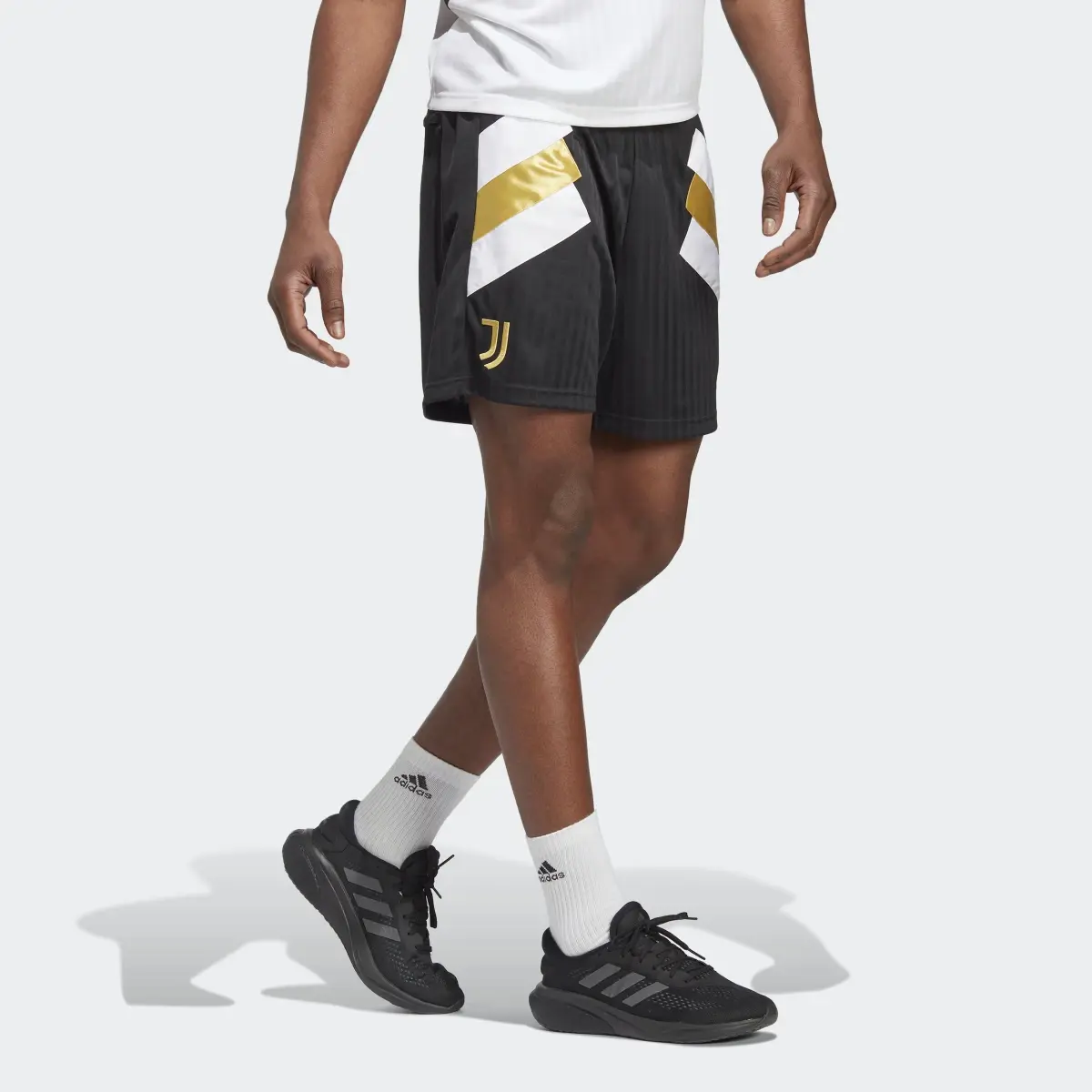 Adidas Shorts Juventus Icon. 1