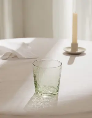 Copo de vidro com relevo