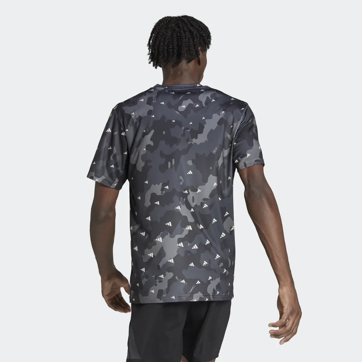 Adidas Playera de Entrenamiento Train Essentials Seasonal. 3