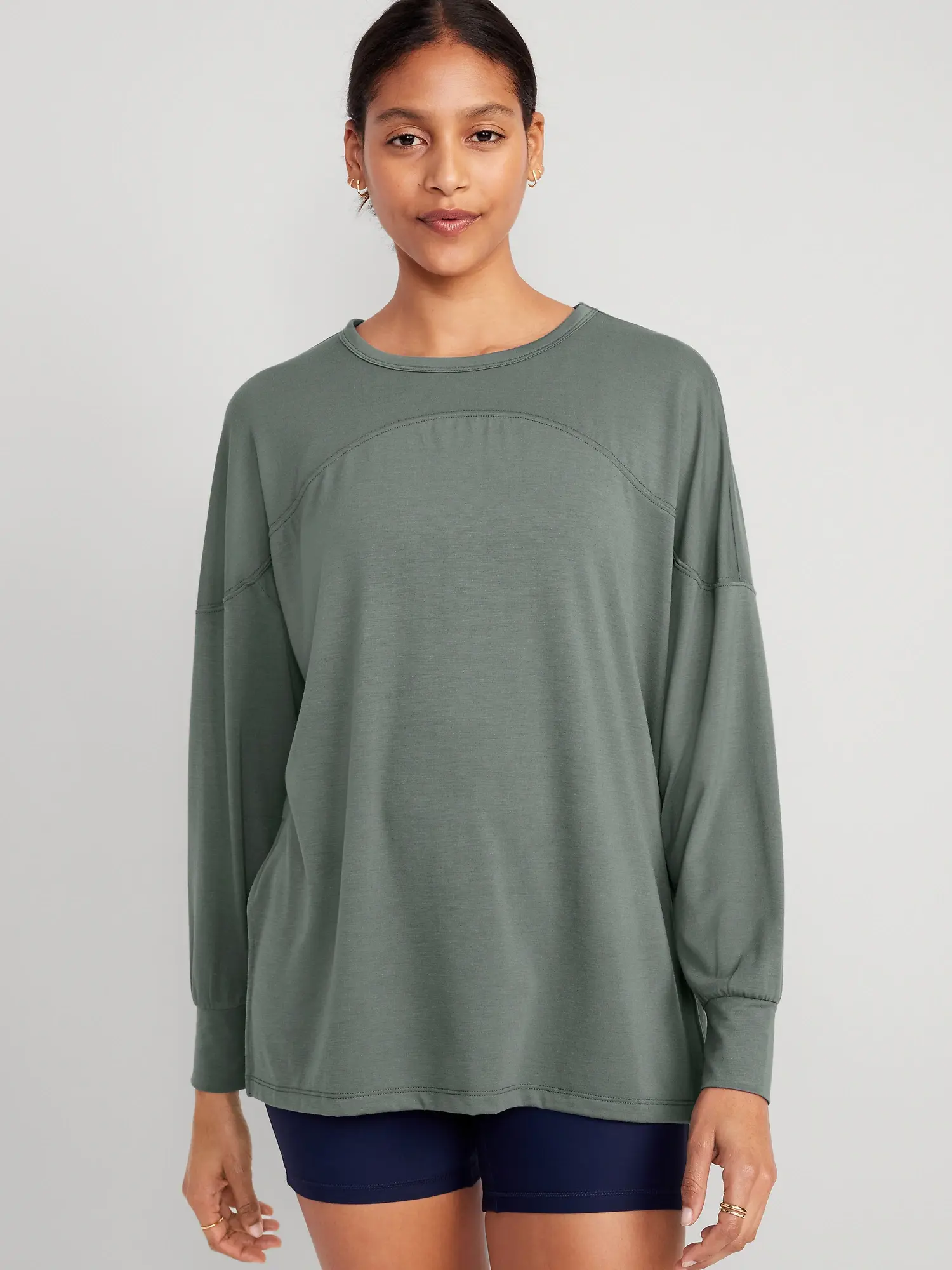Old Navy Oversized UltraLite All-Day Performance Tunic for Women green. 1
