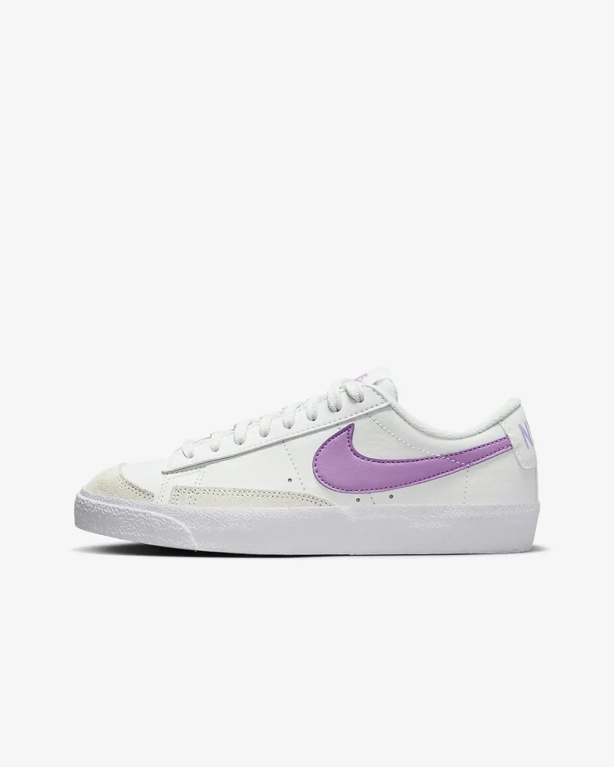 Nike Blazer Low '77. 1