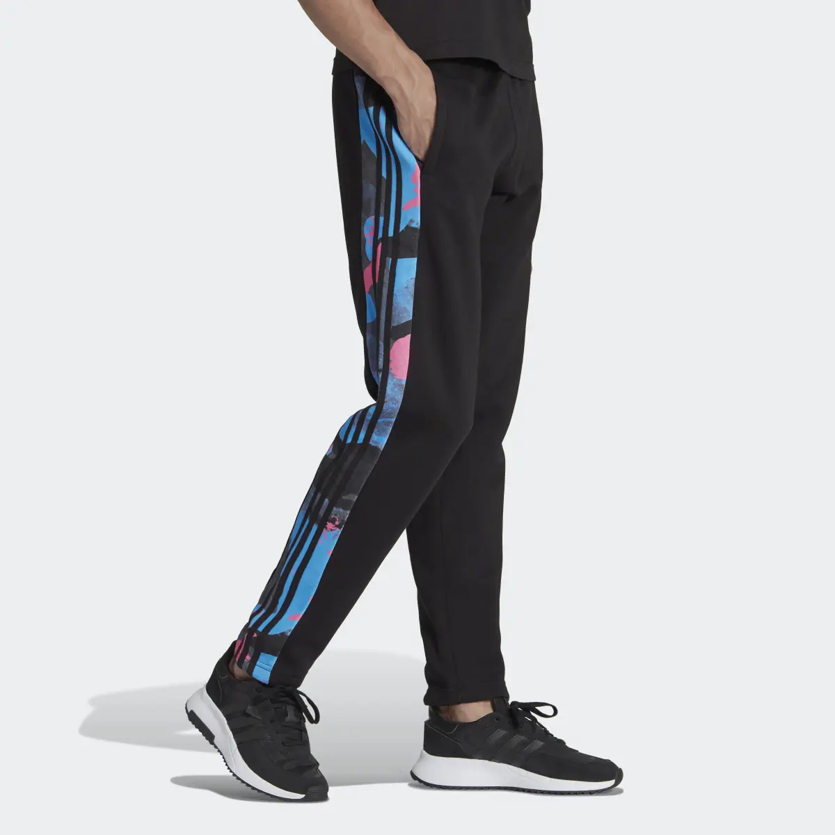 Adidas Camo Series Sweat Pants. 3