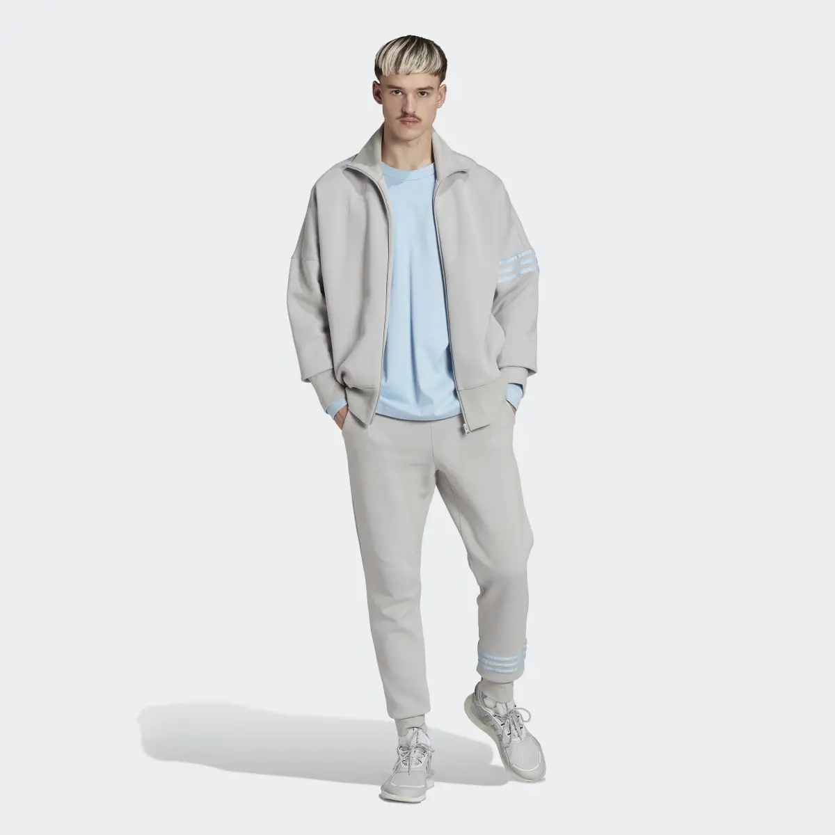 Adidas Adicolor Neuclassics Sweatpants. 3