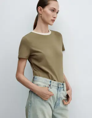 Contrasting collar cotton t-shirt