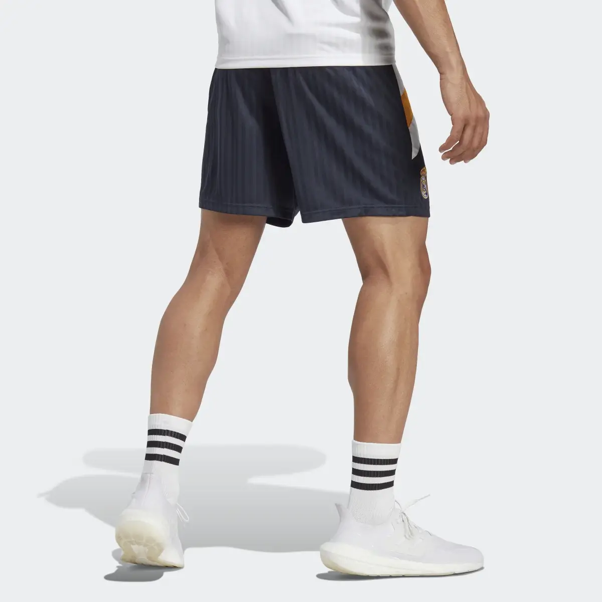 Adidas Shorts Real Madrid Icon. 2