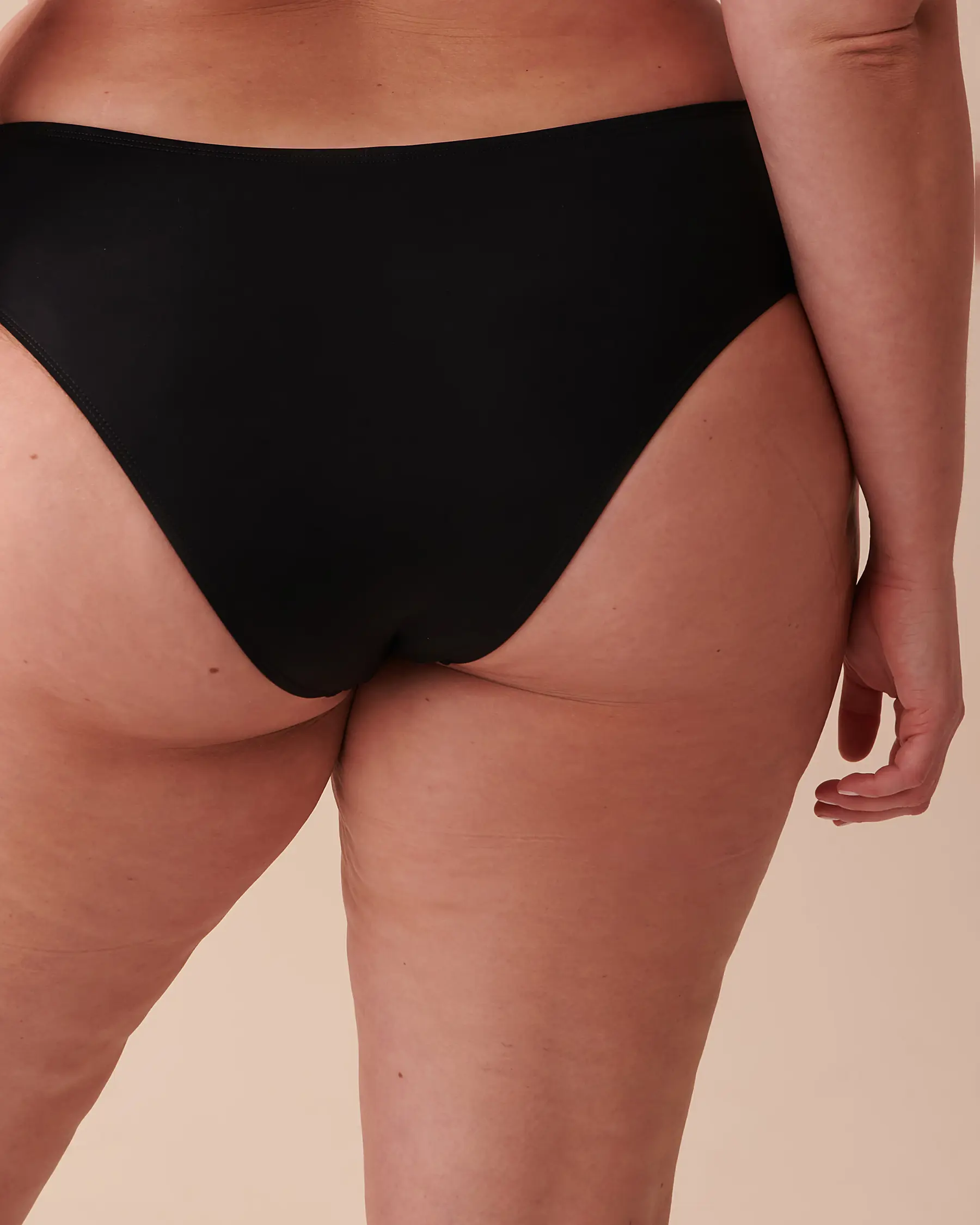 La Vie en Rose BLACK Mid Waist Cheeky Bikini Bottom. 2