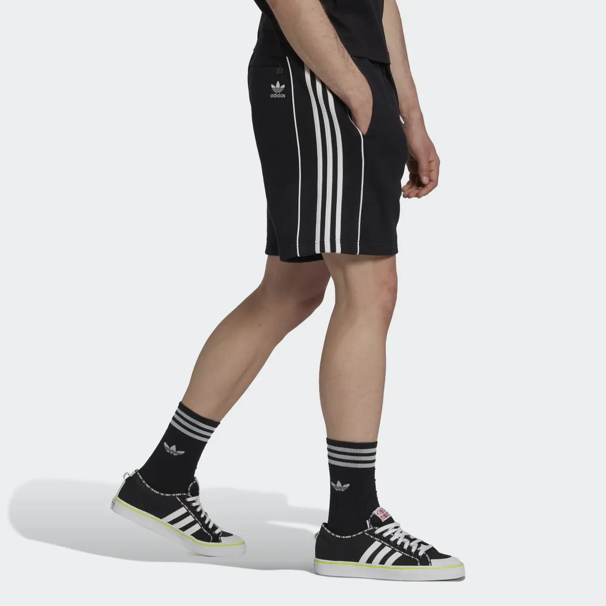 Adidas Short adidas Rekive. 2