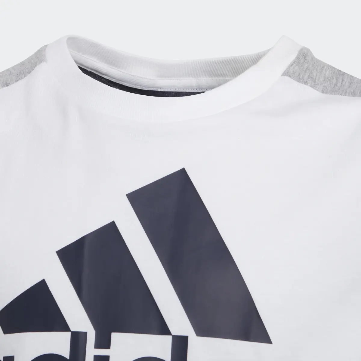 Adidas T-shirt Colorblock. 3