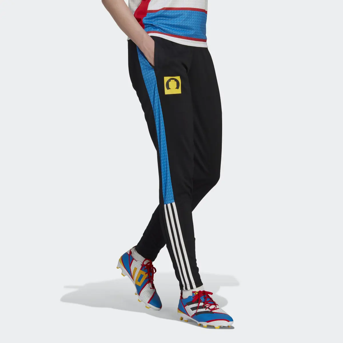 Adidas Pantalón adidas Tiro x LEGO®. 1