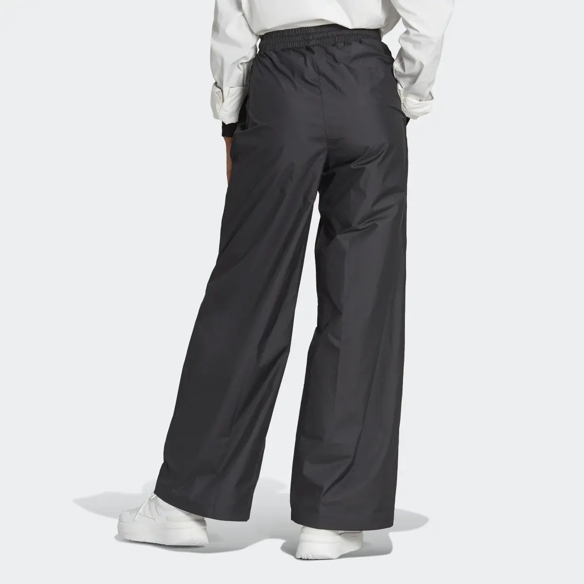 Adidas Future Icons Pants. 2