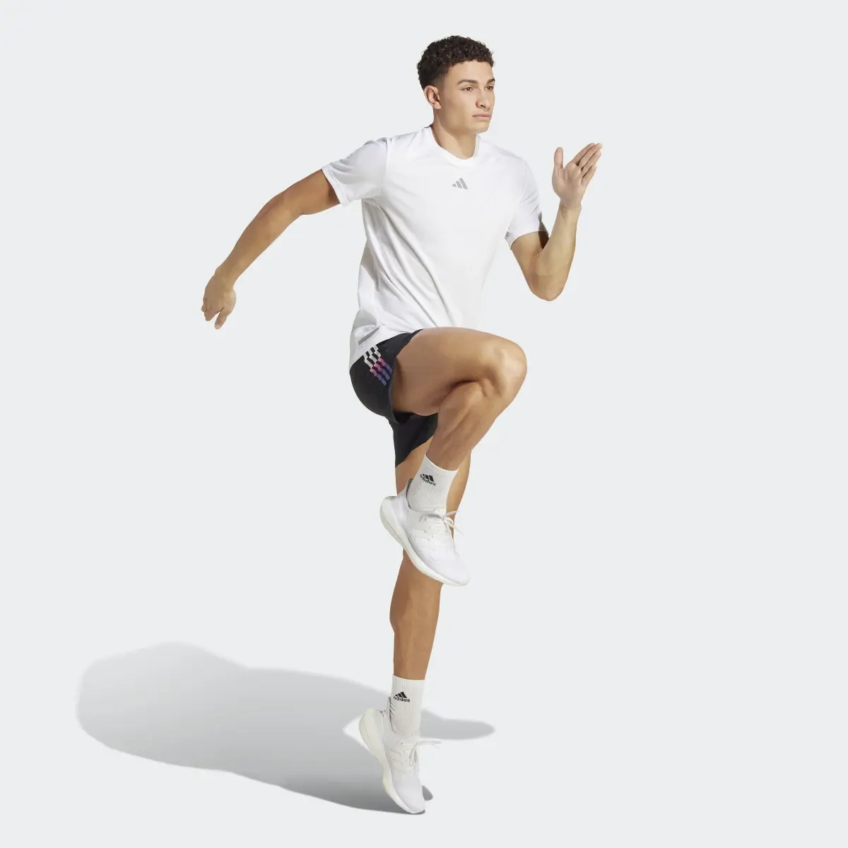 Adidas Run Icons 3-Streifen Shorts. 3