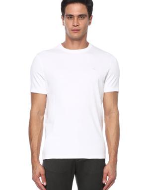 Beyaz Logo Detaylı Basic T-shirt