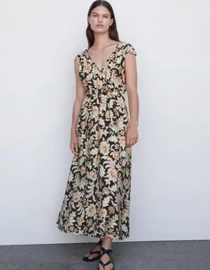 Mango Florales Kleid mit Wickelausschnitt