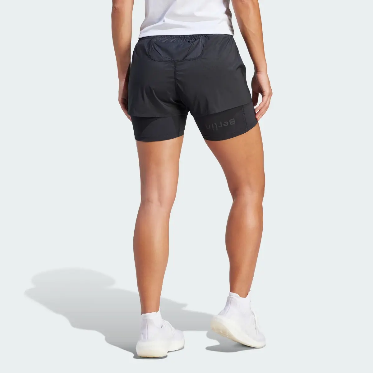 Adidas Short de running deux-en-un Berlin. 2