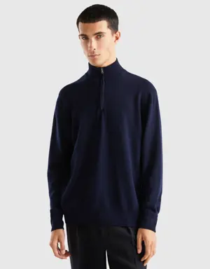 dark blue zip-up sweater in 100% merino wool