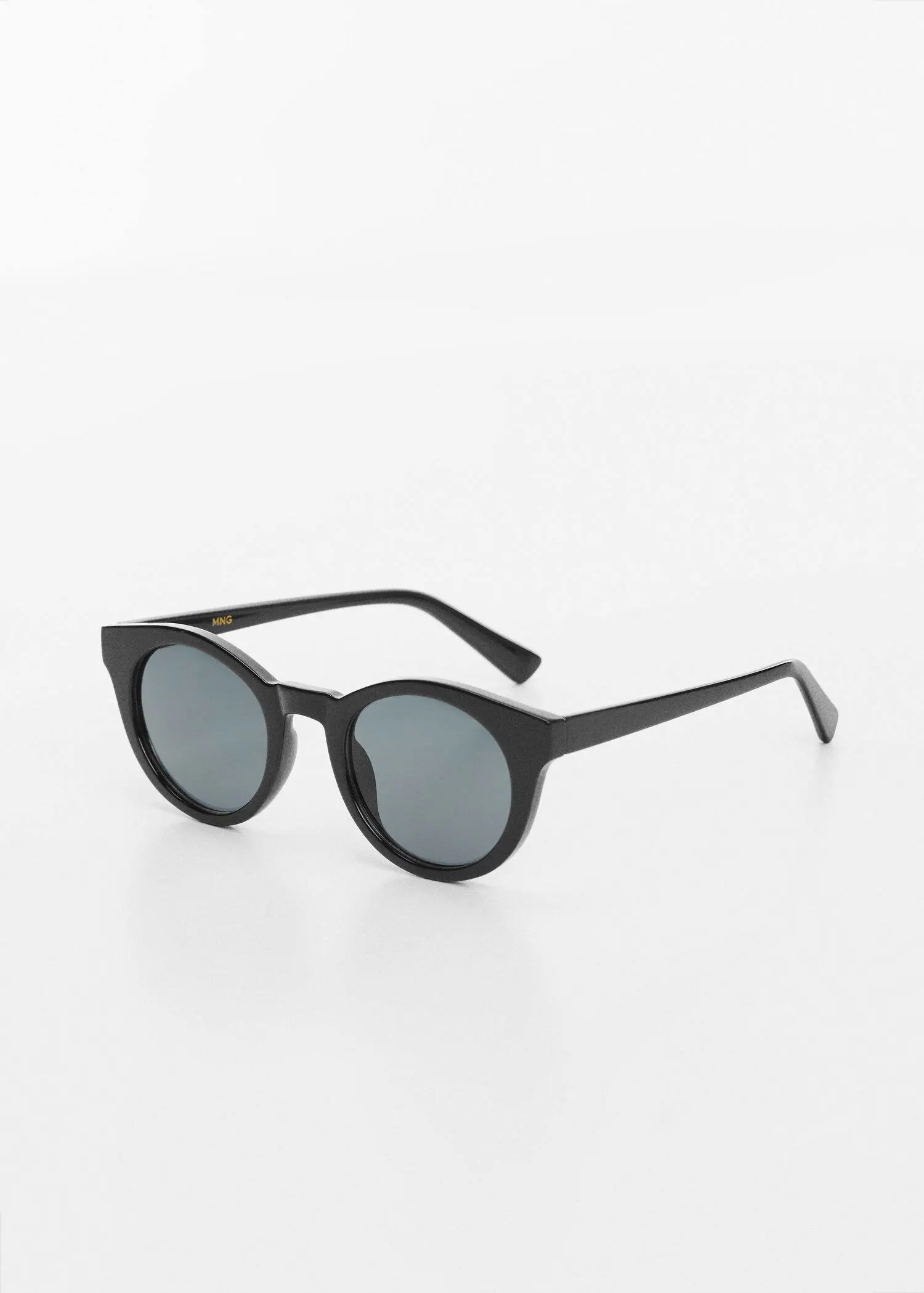 Mango Retro style sunglasses. 2
