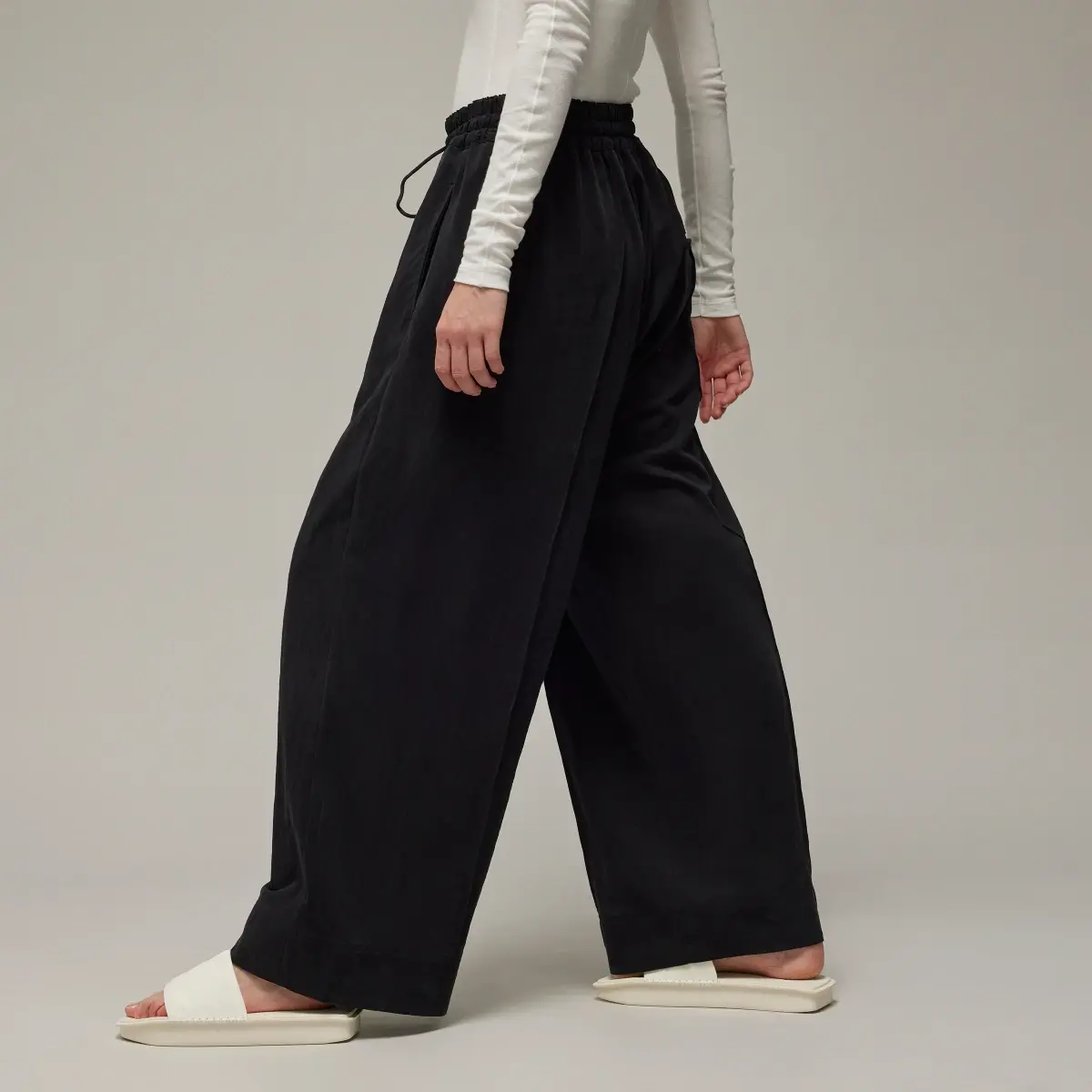 Adidas Pantalon jambes larges sergé froissé Y-3. 2