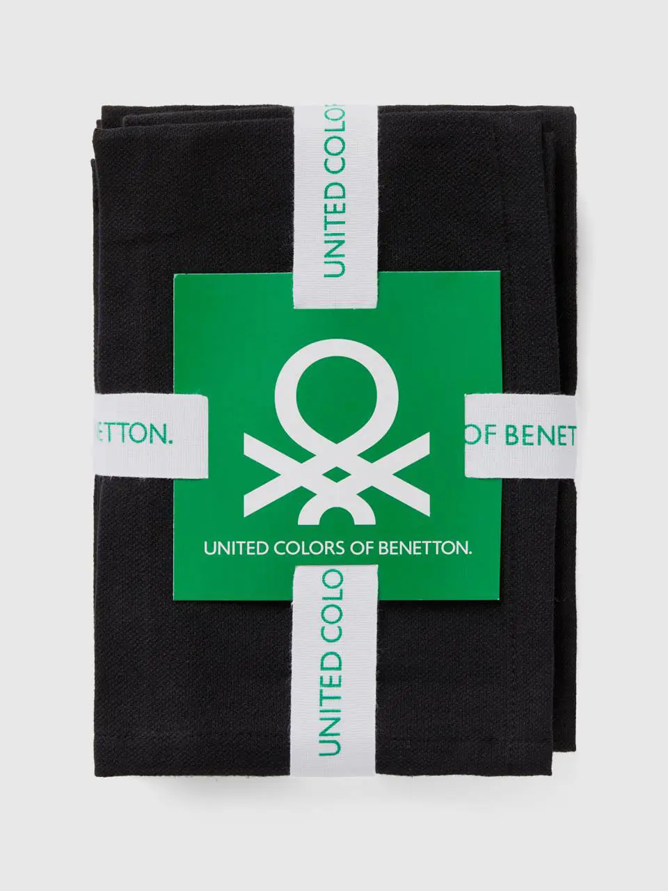 Benetton four black napkins. 1