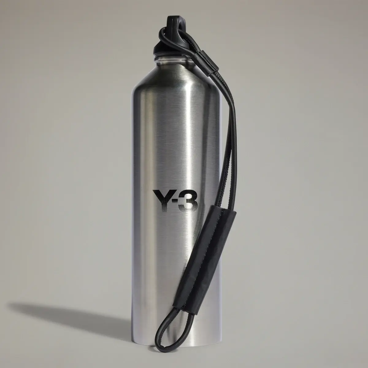 Adidas Y-3 BOTTLE. 2