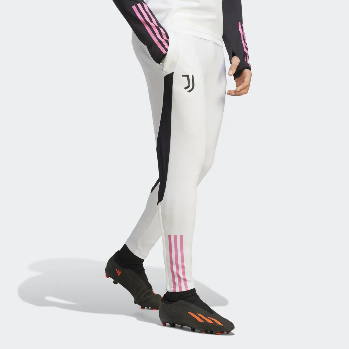 Adidas Juventus Tiro 23 Training Pants. 1