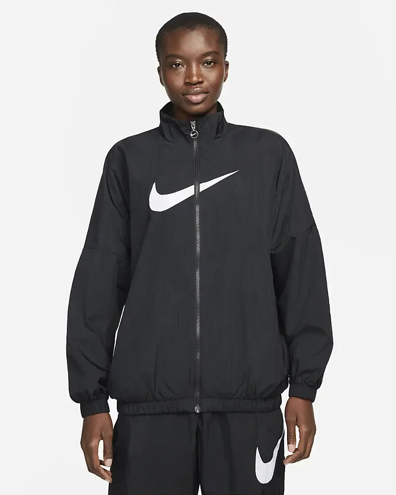 Nike Sportswear Essential. 1