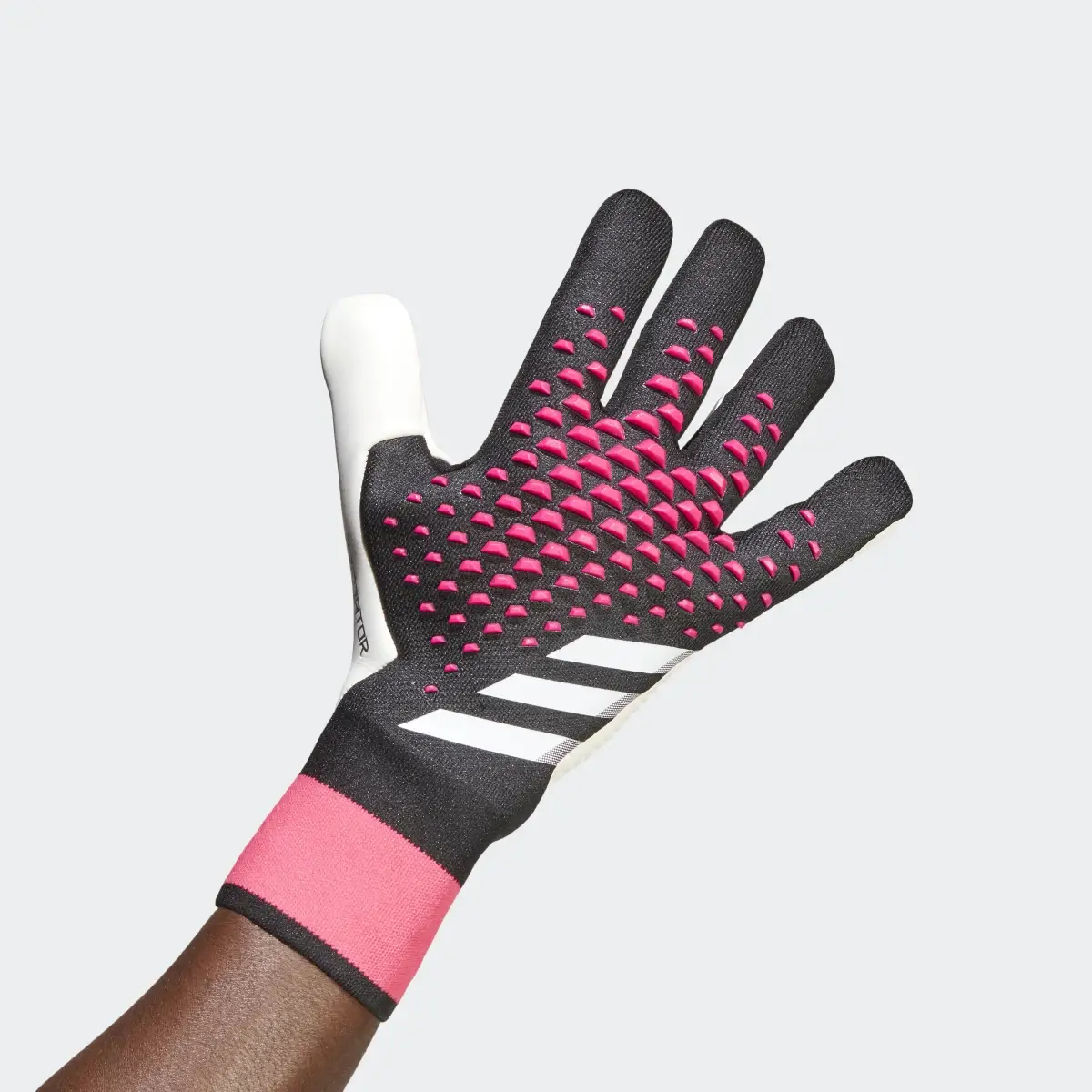 Adidas Predator Pro Gloves. 1