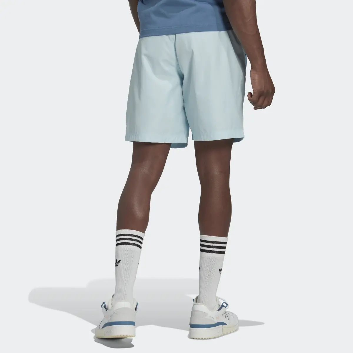 Adidas Adicolor Essentials Trace Shorts. 2