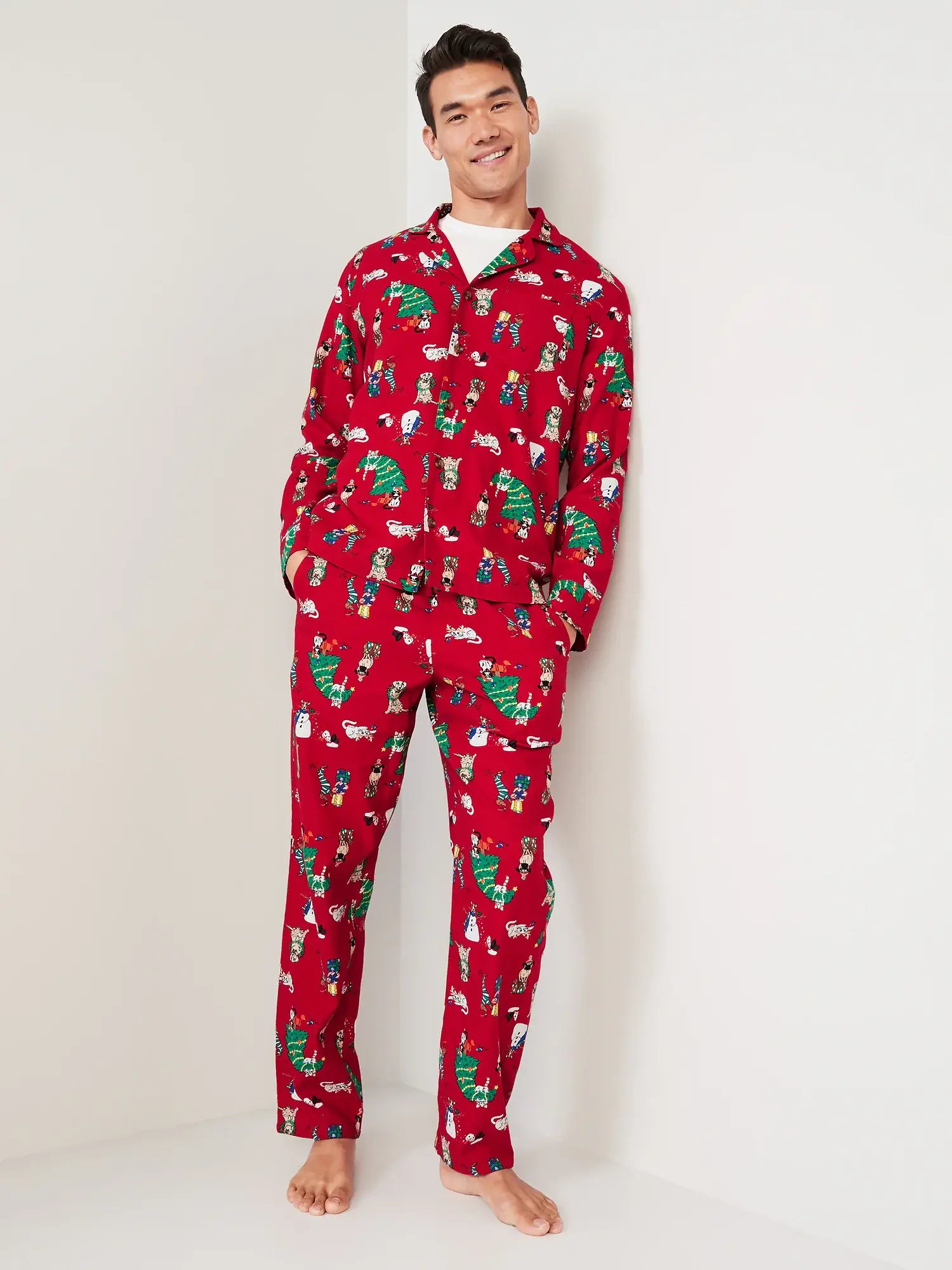 Old Navy Matching Holiday Print Flannel Pajamas Set for Men red. 1