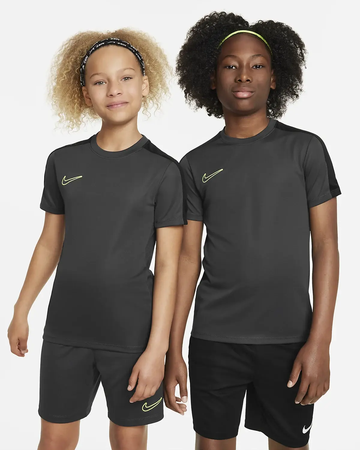 Nike Dri-FIT Academy23. 1