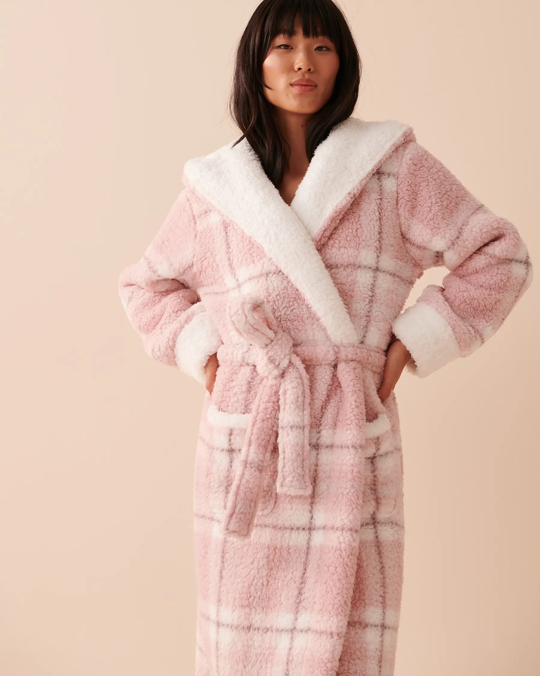 La Vie en Rose Sherpa Plaid Robe. 1