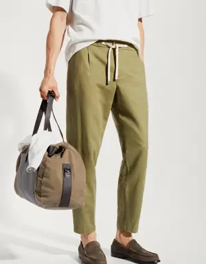 Slim-fit pants with drawstring 