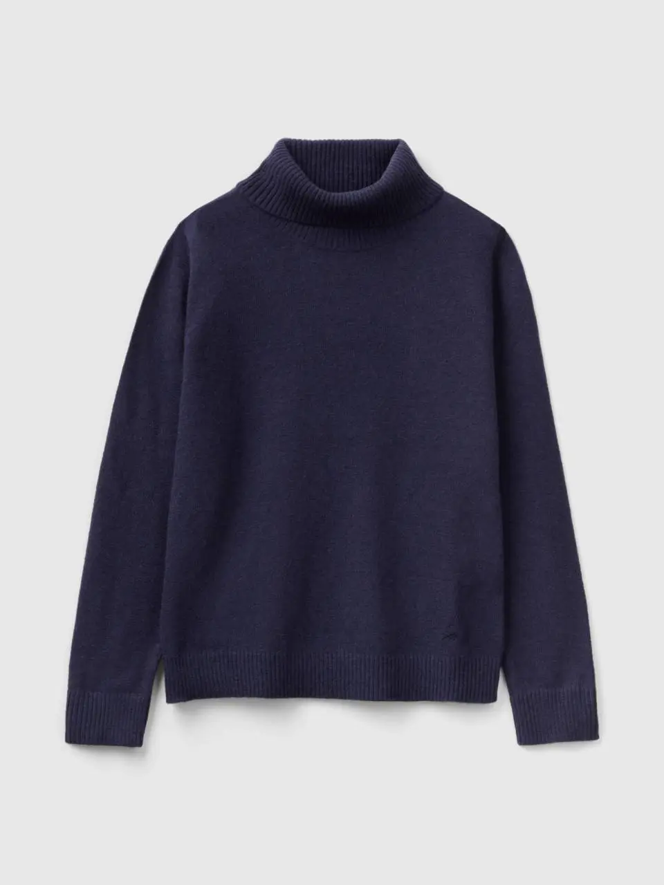 Benetton turtleneck in wool blend. 1