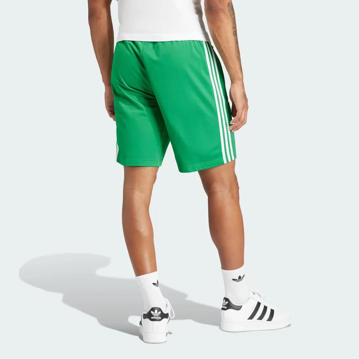 Adidas Adicolor Firebird Shorts. 2