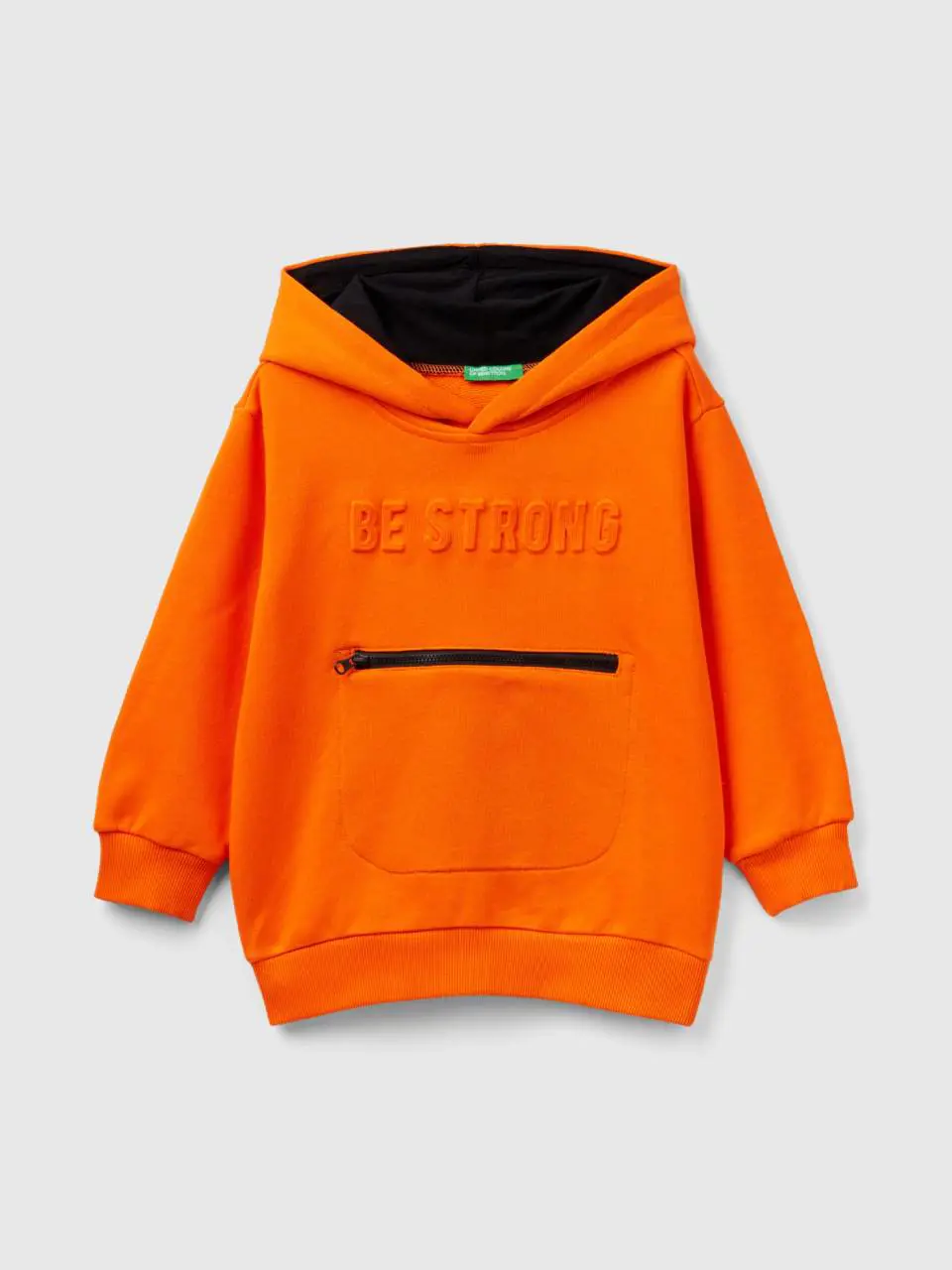 Benetton hoodie with print and pocket. 1