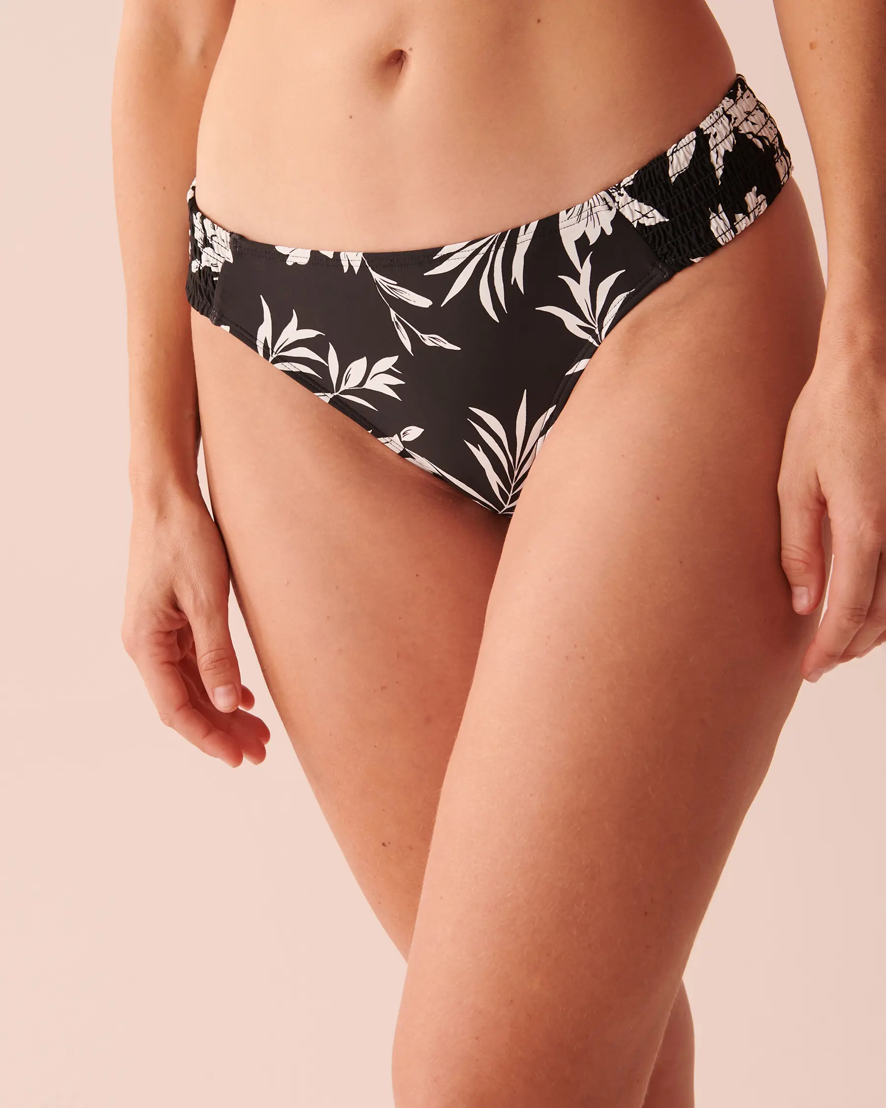 La Vie en Rose CALIFORNIA Side Details Bikini Bottom. 1