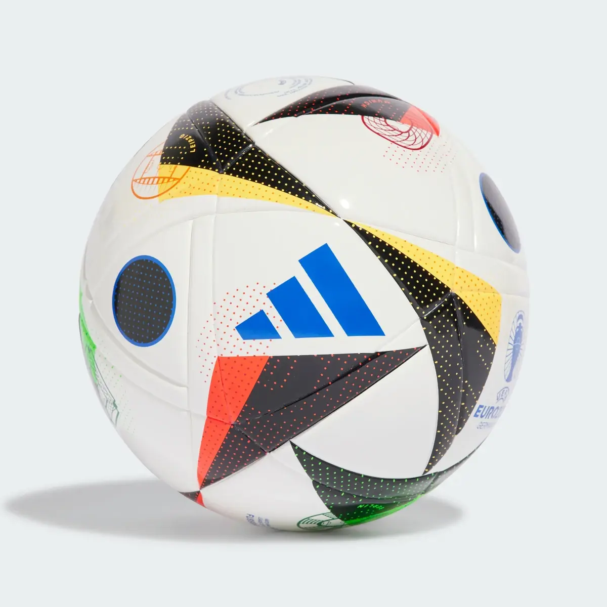 Adidas Fussballliebe League Ball Kids. 2