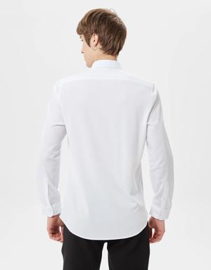 Erkek Slim Fit Düğmeli Yaka Beyaz Gömlek