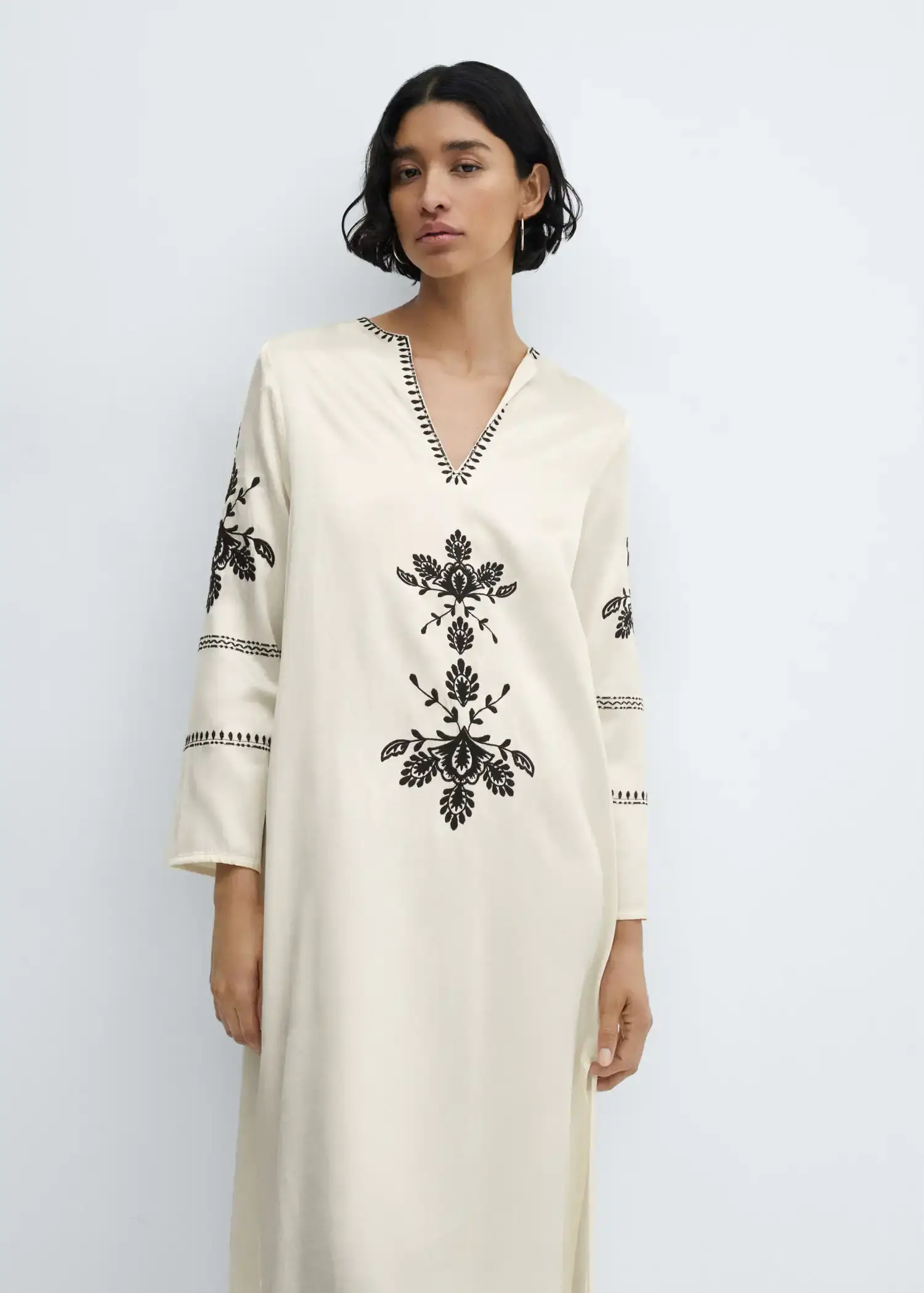 Mango Embroidered dress with side slit. 1