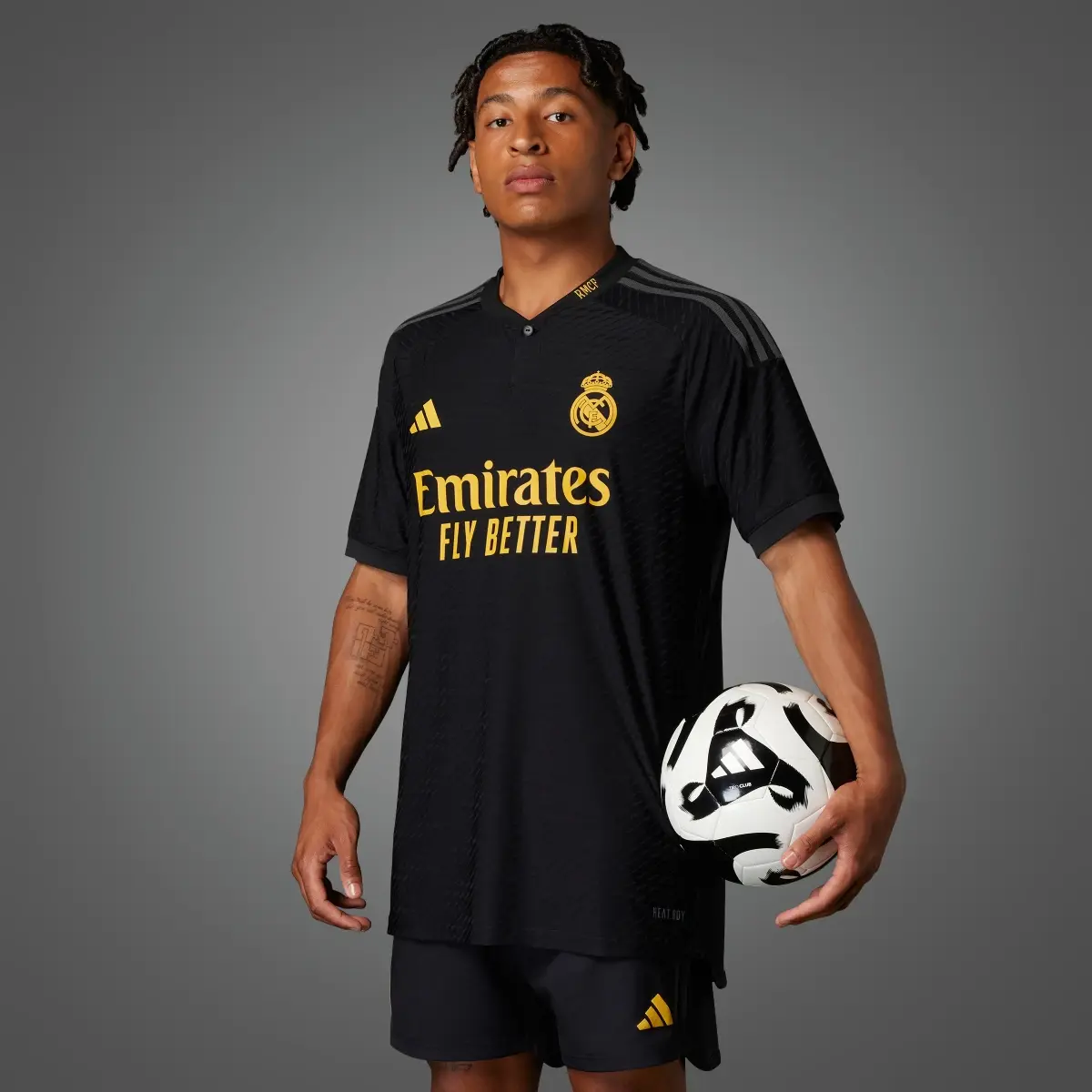 Adidas Camisola Oficial do Terceiro Equipamento 23/24 do Real Madrid. 1